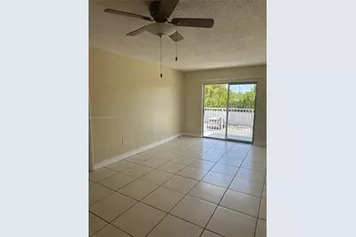 16465 NE 22nd Ave #212, North Miami Beach, FL 33160 - Photo 5