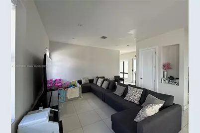 8283 NW 47th Ln, Doral, FL 33166 - Photo 5