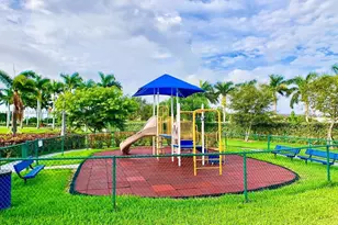2933 SE 2nd Dr, Homestead, FL 33033 - Photo 11