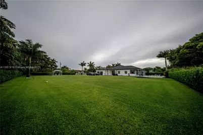 23055 SW 172 Ct, Miami, FL 33170 - Photo 9