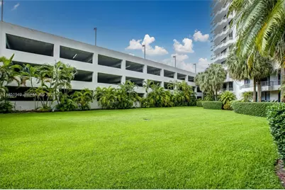3300 NE 191st St #114, Aventura, FL 33180 - Photo 31