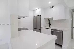 13250 SW 7th Ct, Pembroke Pines, FL 33027 - Photo 7