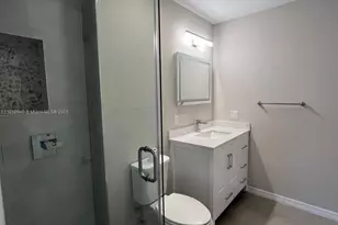 2175 NE 56th St, Fort Lauderdale, FL 33308 - Photo 11