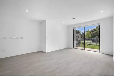 309 NW 7th Ct #2, Hallandale Beach, FL 33009 - Photo 11