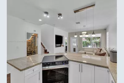 8956 SW 215th Ln, Cutler Bay, FL 33189 - Photo 5