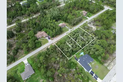 723 Alamo St E, Lehigh Acres, FL 33974 - Photo 7