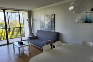 3475 N Country Club Dr, Aventura, FL 33180 - Photo 15