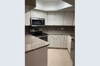8225 Lake Dr #208, Doral, FL 33166 - Photo 5
