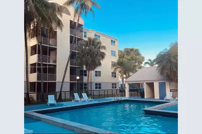 8225 Lake Dr #208, Doral, FL 33166 - Photo 13