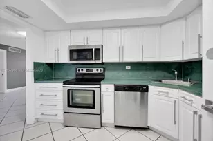 6039 Collins Ave, Miami Beach, FL 33140 - Photo 9