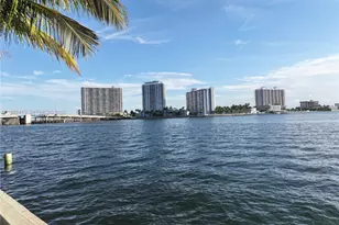 2200 Bay Dr, Miami Beach, FL 33141 - Photo 17