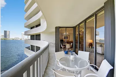 3000 Island Blvd #505, Aventura, FL 33160 - Photo 13