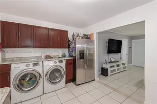 1521 NE 131st St, North Miami, FL 33161 - Photo 9