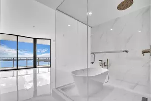 700 NE 24th St, Miami, FL 33137 - Photo 25