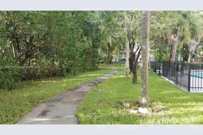 17890 W Dixie Hwy 307 Hwy #307, Miami, FL 33160 - Photo 7