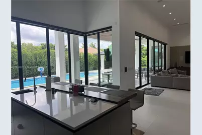 9600 SW 66th St, Miami, FL 33173 - Photo 11