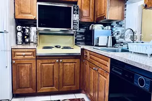 320 NE 12th Ave, Hallandale Beach, FL 33009 - Photo 13