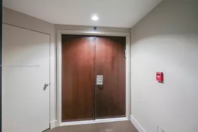 1000 W Island Blvd #504, Aventura, FL 33160 - Photo 39