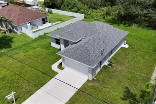 739 Sunrise Blvd, Lehigh Acres, FL 33974 - Photo 5