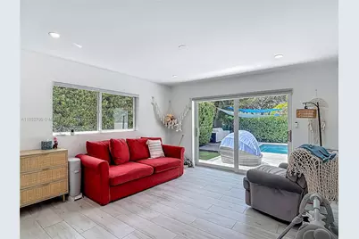 1080 NE 104th St, Miami Shores, FL 33138 - Photo 9