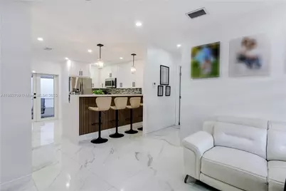 9311 SW 37th St, Miami, FL 33165 - Photo 15