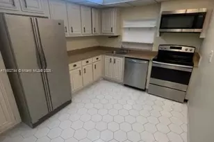 1000 Parkview Dr, Hallandale Beach, FL 33009 - Photo 17