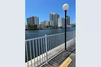 1000 Parkview Dr #523, Hallandale Beach, FL 33009 - Photo 9