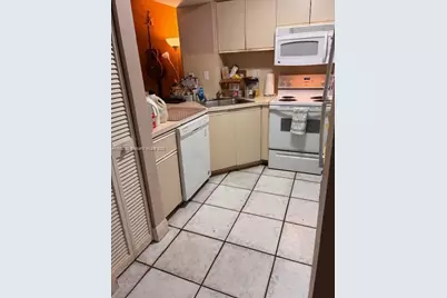 10170 SW 77th Ct, Miami, FL 33156 - Photo 13