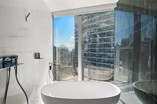 300 Biscayne Blvd Way, Miami, FL 33131 - Photo 17
