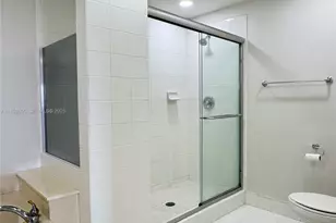 10730 NW 66th St, Doral, FL 33178 - Photo 17