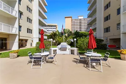 120 Golden Isles Dr #23B, Hallandale Beach, FL 33009 - Photo 27