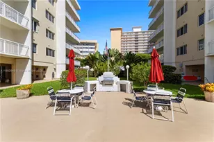 120 Golden Isles Dr, Hallandale Beach, FL 33009 - Photo 27