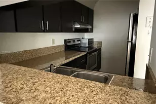 1032 Twin Lakes Dr, Coral Springs, FL 33071 - Photo 5