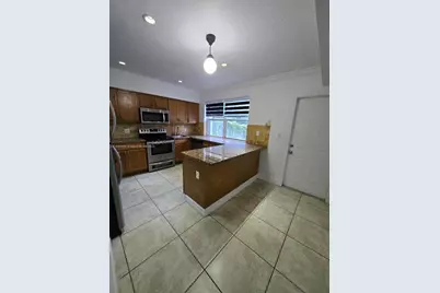 1701 N Treasure Dr #3, North Bay Village, FL 33141 - Photo 9