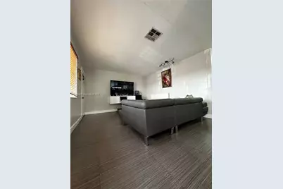 11549 SW 4th St, Sweetwater, FL 33174 - Photo 3