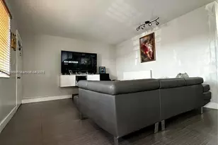 11549 SW 4th St, Sweetwater, FL 33174 - Photo 3