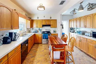 94 NE 17th St, Homestead, FL 33030 - Photo 9