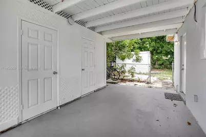 311 SW 68th Ter, Pembroke Pines, FL 33023 - Photo 23