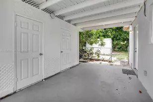 311 SW 68th Terrace, Pembroke Pines, FL 33023 - Photo 23