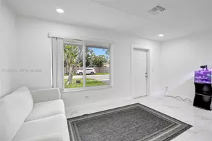 311 SW 68th Terrace, Pembroke Pines, FL 33023 - Photo 7