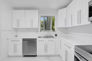 311 SW 68th Terrace, Pembroke Pines, FL 33023 - Photo 11