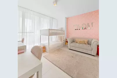 200 Biscayne Boulevard Way #904, Miami, FL 33131 - Photo 11