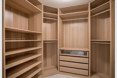 999 SW 1st Ave #1715, Miami, FL 33130 - Photo 3