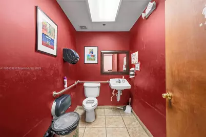 3942 Pembroke Rd, Hollywood, FL 33021 - Photo 17