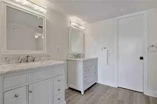 873 NE 195th St, North Miami Beach, FL 33179 - Photo 17