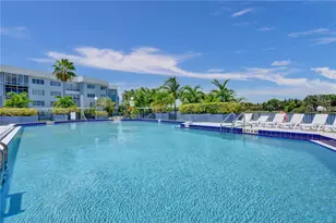 873 NE 195th St, North Miami Beach, FL 33179 - Photo 29