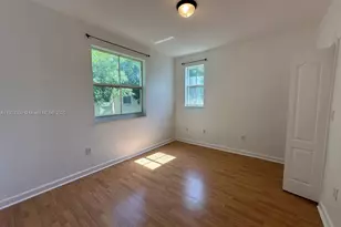 1568 SE 26th St, Homestead, FL 33035 - Photo 9