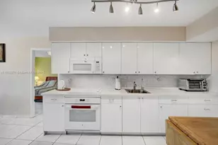 200 Diplomat Pkwy, Hallandale Beach, FL 33009 - Photo 13