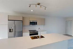 2555 NE 193rd St, Miami, FL 33180 - Photo 3