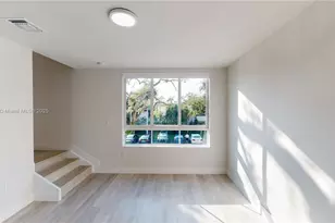 2555 NE 193rd St, Miami, FL 33180 - Photo 7